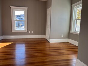 15 Clarence St, Unit 3 in Everett, MA - Building Photo - Building Photo