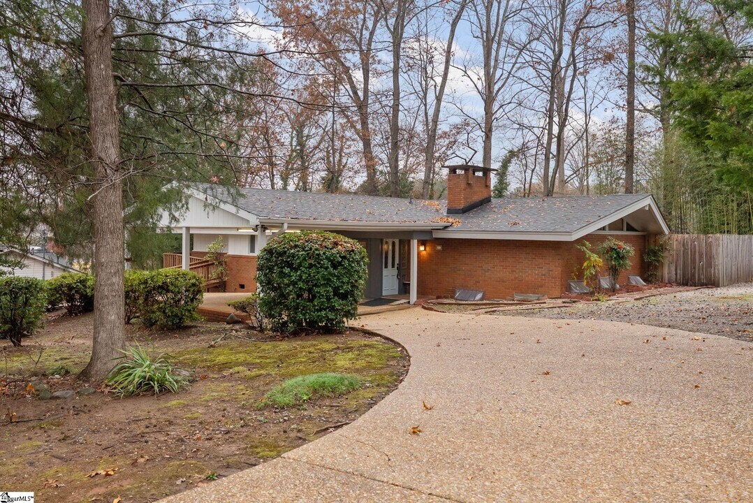 103 Robinall Dr in Easley, SC - Building Photo