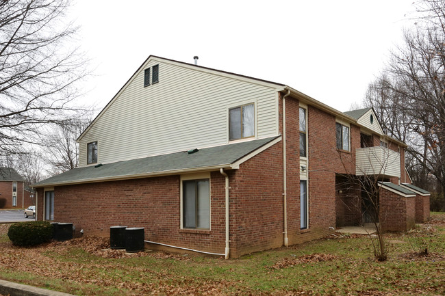 Bard Homestead in Bardstown, KY - Building Photo - Building Photo