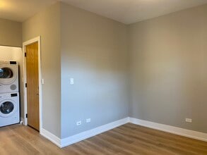 3925 N Janssen Ave, Unit E3 in Chicago, IL - Foto de edificio - Building Photo