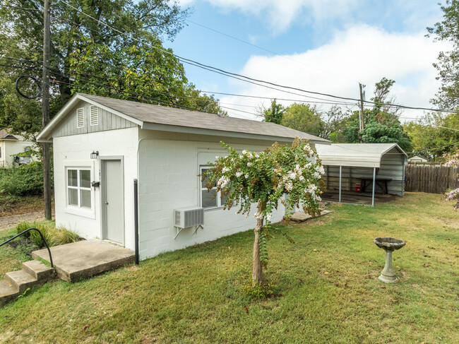 1710 S 16th St in Fort Smith, AR - Foto de edificio - Building Photo