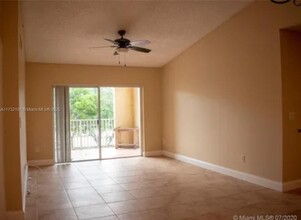 2640 S University Dr in Davie, FL - Building Photo - Building Photo