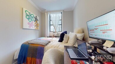 424 E 9th St in New York, NY - Building Photo - Building Photo