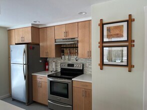 34 Wood St in Lexington, MA - Building Photo - Building Photo
