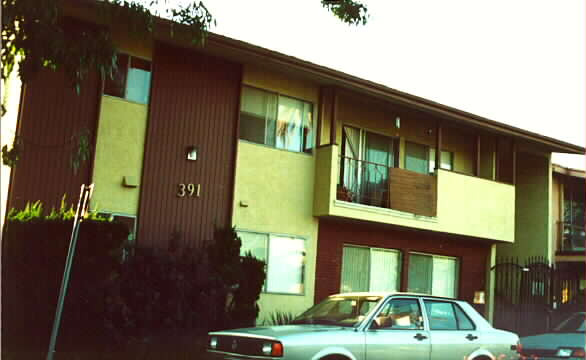 391 Obispo Ave in Long Beach, CA - Foto de edificio - Building Photo