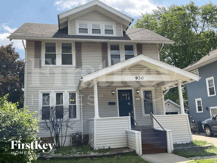 930 Fifth Street in Aurora, IL - Building Photo