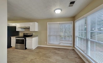 759 Birchwood Ln SW in Marietta, GA - Building Photo - Building Photo