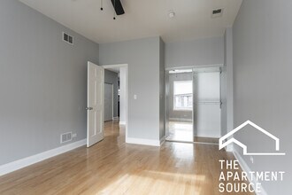 1012 W Sunnyside Ave in Chicago, IL - Building Photo - Building Photo
