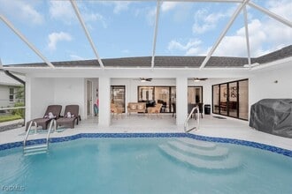 3728 SE 18th Ave in Cape Coral, FL - Building Photo - Building Photo