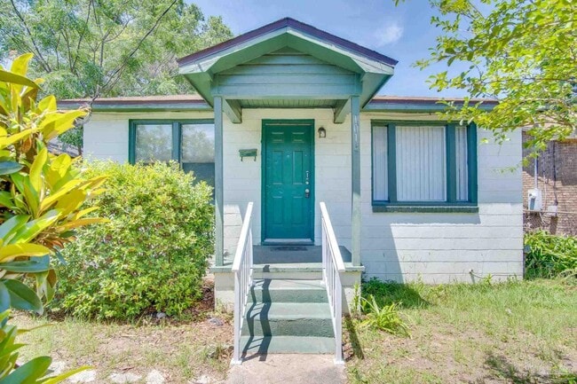 property at 1016 W Maxwell St