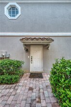 5633 Cove Cir in Naples, FL - Building Photo - Building Photo