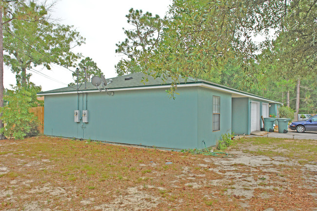 504 Villa Dr in Pensacola, FL - Foto de edificio - Building Photo