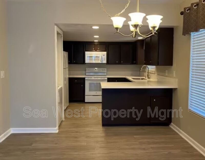 2142 Grand Ave in San Diego, CA - Building Photo