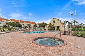 6141 Bahia Del Mar Blvd S in St. Petersburg, FL - Building Photo - Building Photo
