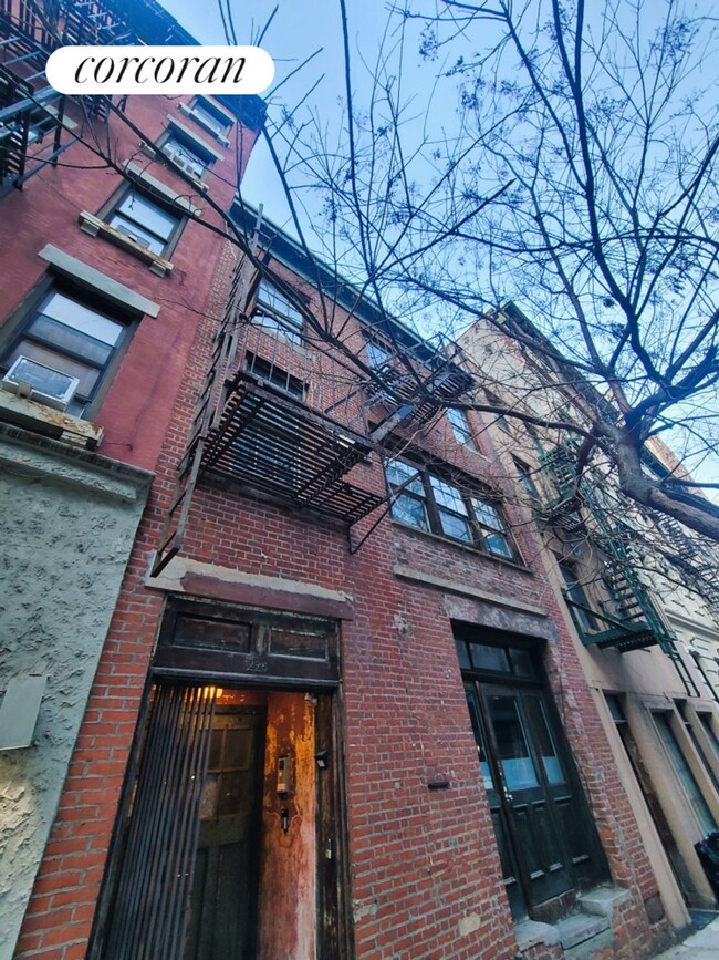 225 E 21st St in New York, NY - Building Photo - Building Photo