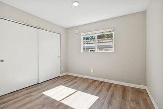 Park Crest Apartments in San Diego, CA - Building Photo - Building Photo