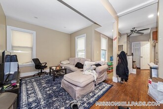 1566 Tremont St in Boston, MA - Building Photo - Building Photo