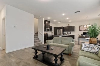 736 Bliss Ave in Clovis, CA - Building Photo - Building Photo