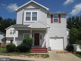 7429 Cedar Grove Ln in Elkridge, MD - Building Photo