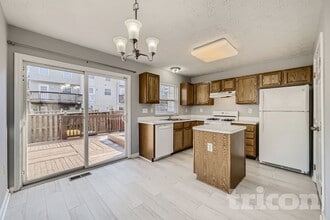 8301 Water Lily Way in Laurel, MD - Foto de edificio - Building Photo