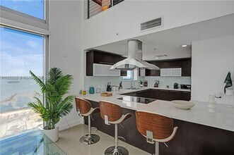 7930 East Dr in North Bay Village, FL - Building Photo - Building Photo