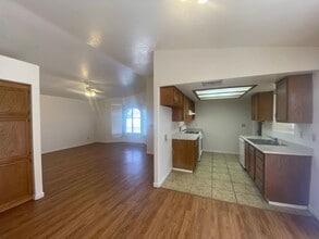 1830 Hope Ave in Kingman, AZ - Building Photo - Building Photo
