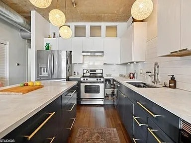 125 E 13th St in Chicago, IL - Building Photo - Building Photo