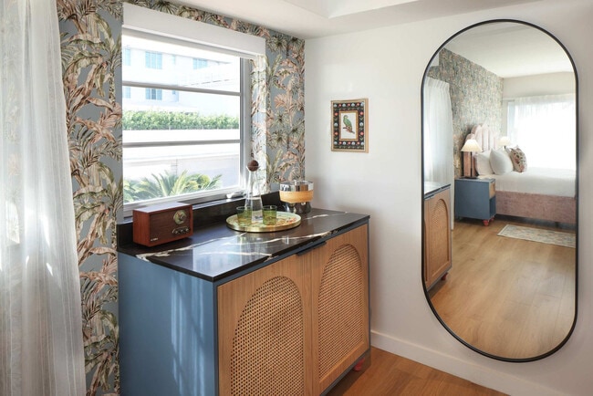 1200 Ocean Dr, Unit SI ID1475824P in Miami Beach, FL - Foto de edificio - Building Photo