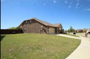 1300 Cheyenne Dr in Aubrey, TX - Building Photo