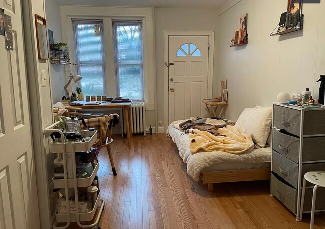 194 Saint Paul St, Unit 3 in Brookline, MA - Building Photo - Building Photo