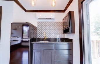 2201 5th Ave-Unit -Studio in Fort Worth, TX - Foto de edificio - Building Photo