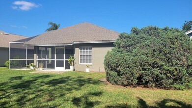 20907 Country Barn Dr in Estero, FL - Building Photo - Building Photo