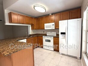 5723 Kneeland Ln in Tampa, FL - Building Photo - Building Photo