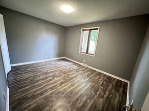 821 Glendale Rd in Murray, KY - Foto de edificio - Building Photo