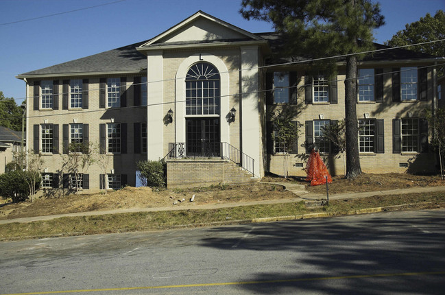 Les Concordes Apartments in Atlanta, GA - Building Photo - Building Photo