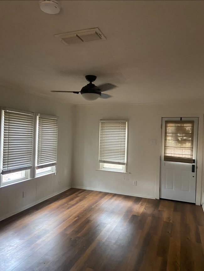 property at 206 E Paschal St