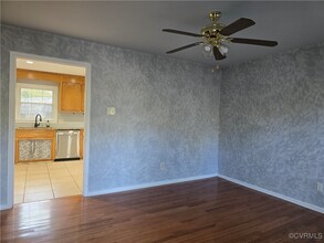 15802 Gary Ave in Chester, VA - Foto de edificio - Building Photo