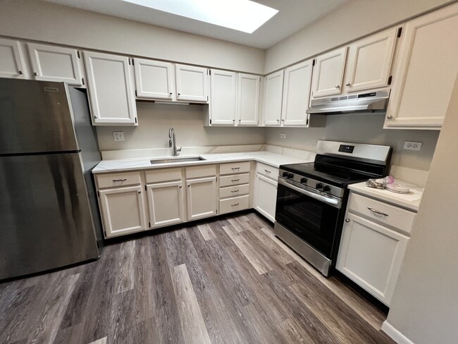 274 S Lake St in Grayslake, IL - Building Photo - Building Photo