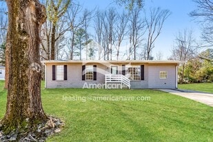 304 Elm St SE in Leeds, AL - Building Photo