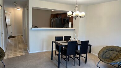 1788 Grove Ave in Schaumburg, IL - Building Photo - Building Photo