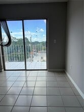 6820 W Flagler St in Miami, FL - Building Photo - Building Photo
