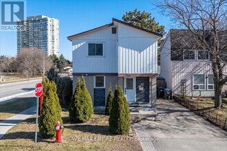 18 Hasting Sq in Brampton, ON - Building Photo - Building Photo