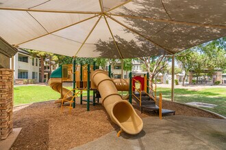 Symphony in Chandler, AZ - Foto de edificio - Building Photo