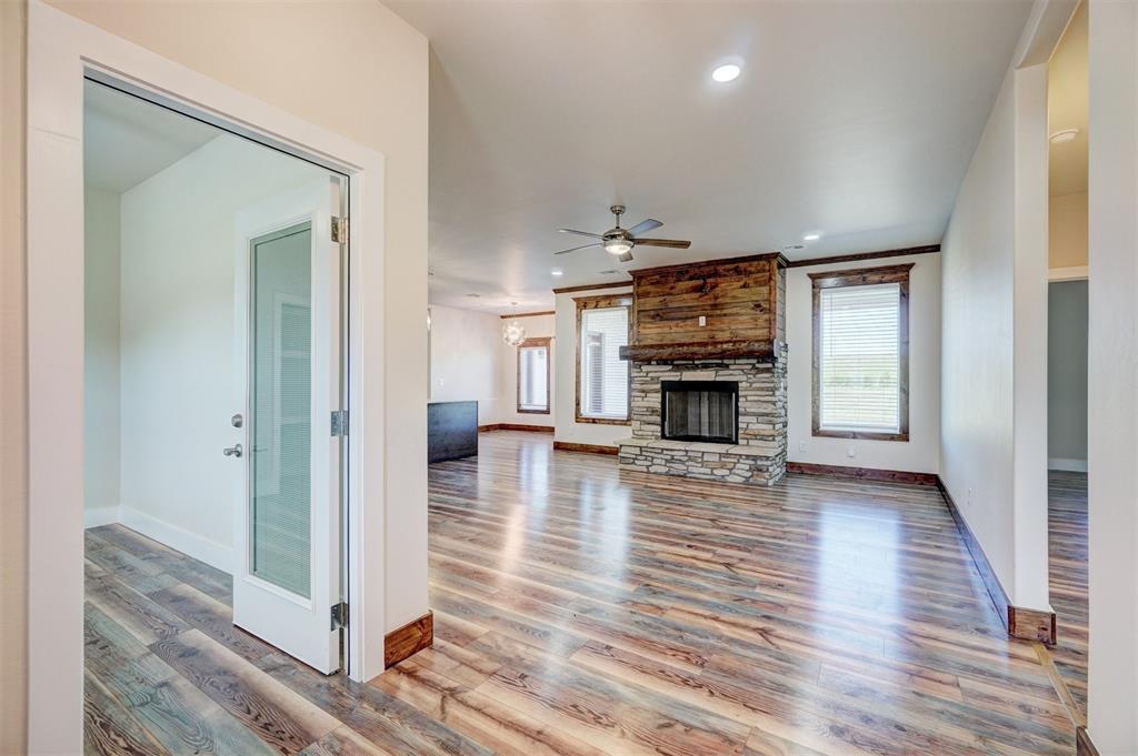 4351 Whitetail Blvd in Guthrie, OK - Building Photo