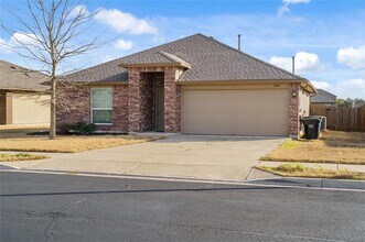 300 Camellia Dr in Hutto, TX - Building Photo - Building Photo