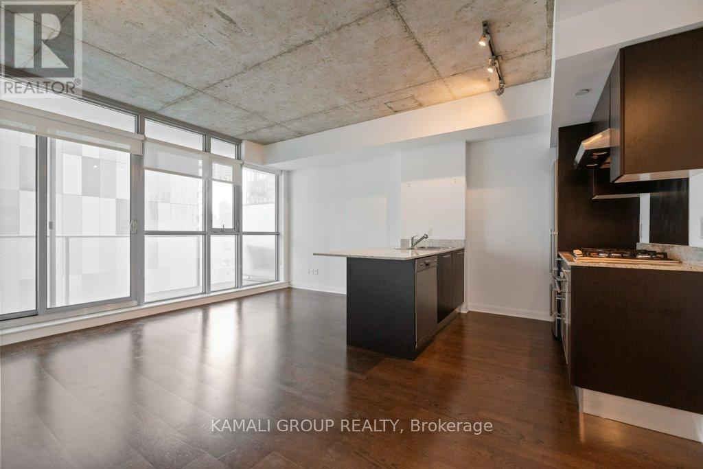 375-2375 King St W in Toronto, ON - Building Photo