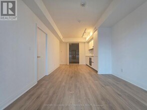 4015 The Exchange in Mississauga, ON - Building Photo - Building Photo