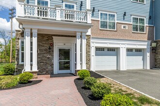 182 Plainfield Ave in Berkeley Heights, NJ - Building Photo - Building Photo