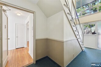 25- 18 High St in Fair Lawn, NJ - Building Photo - Building Photo