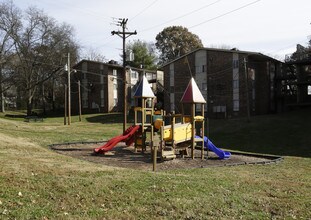 Green Hills Apartments in Knoxville, TN - Building Photo - Building Photo